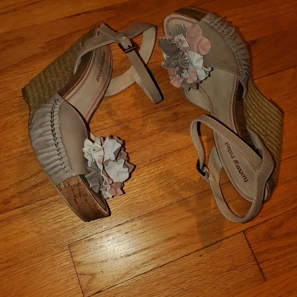 Luxury Rebel Wedge View 2